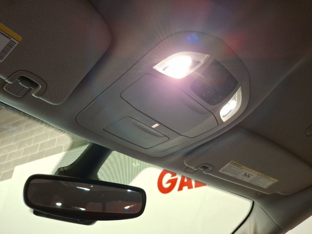 Used 2024 Chrysler Pacifica Touring-L image 28