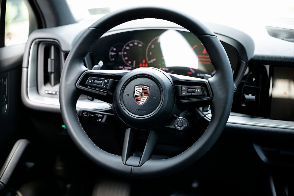 Certified 2026 Porsche Cayenne E-Hybrid AWD/4WD image 31