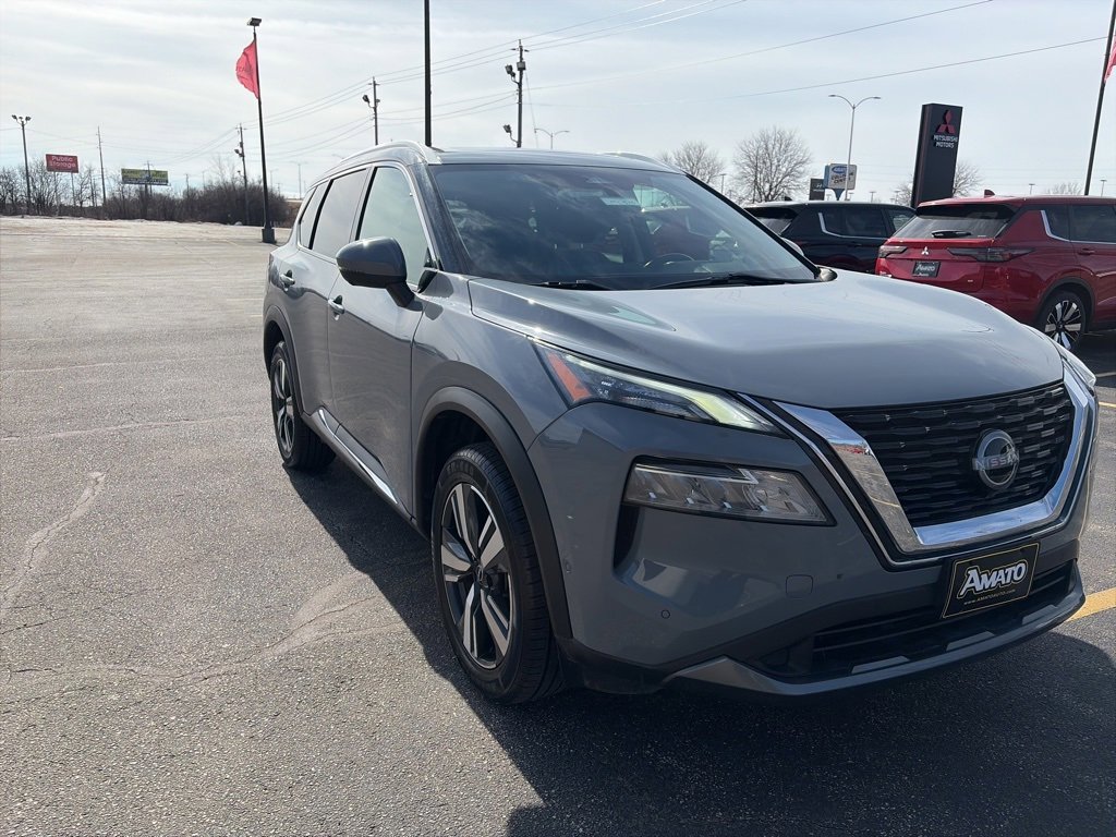 Used 2023 Nissan Rogue SL w/ SL Premium Package image 11