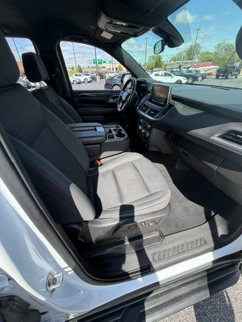 Used 2022 GMC Yukon SLE w/ Gmc Pro Safety Plus Package AWD/4WD image 16