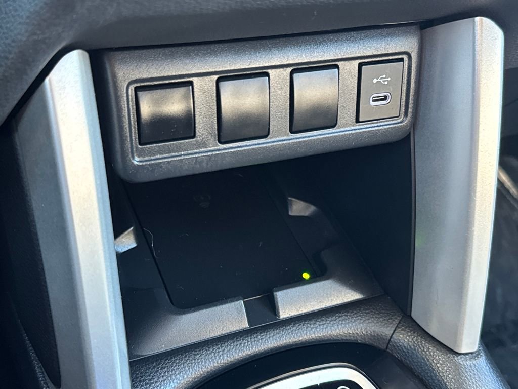 Used 2024 Toyota Corolla Cross LE image 31