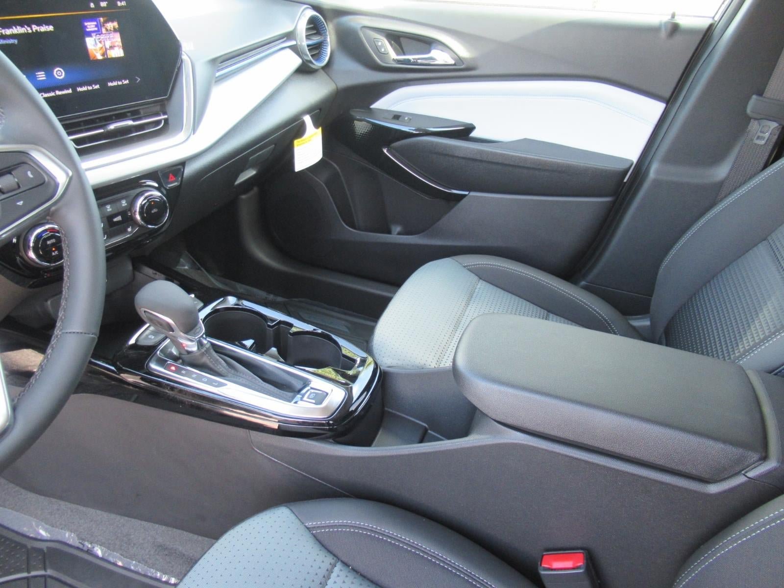 New 2026 Chevrolet Trax LT w/ Driver Confidence Package FWD image 17