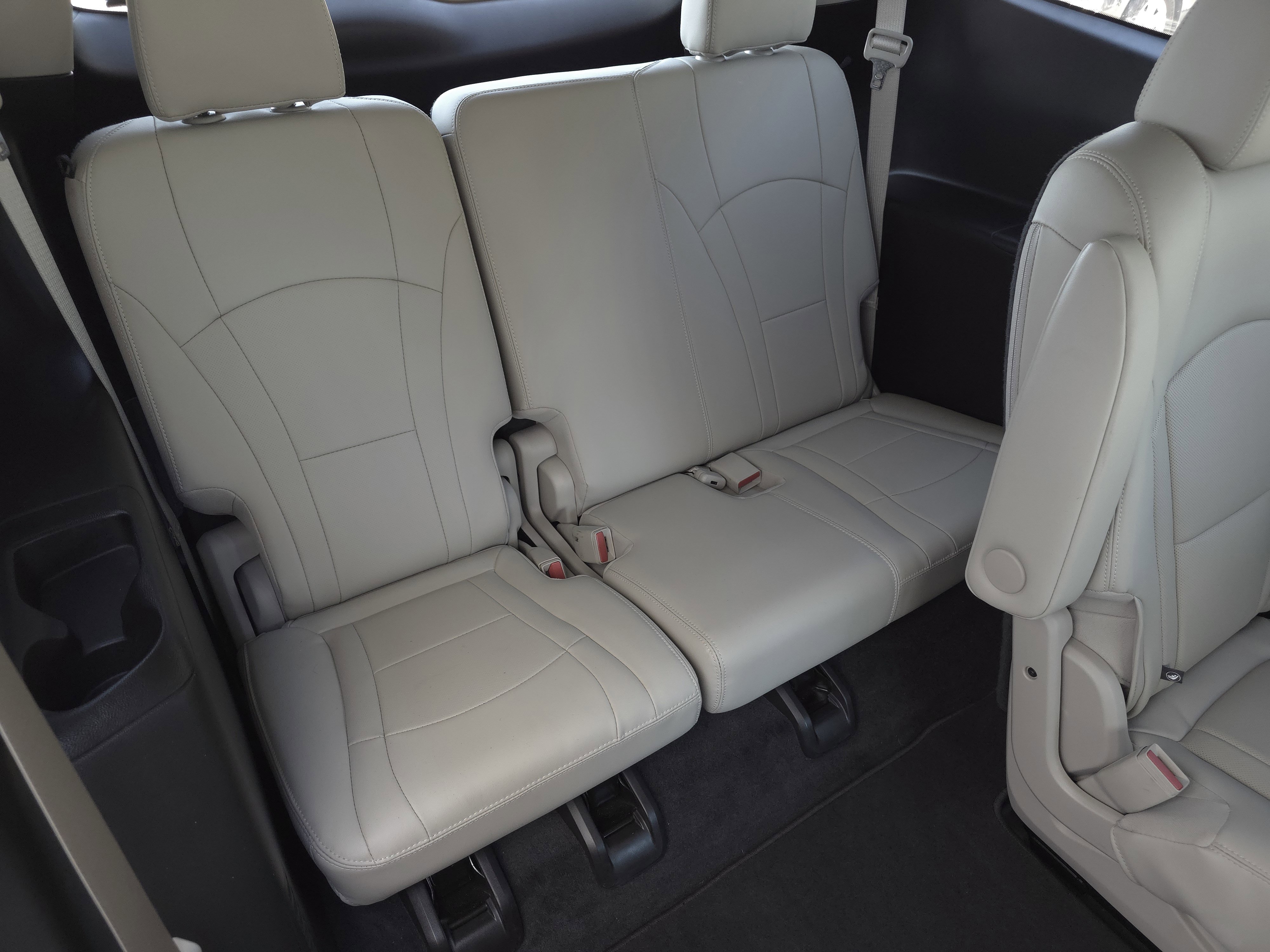 Used 2019 Buick Enclave Essence image 34