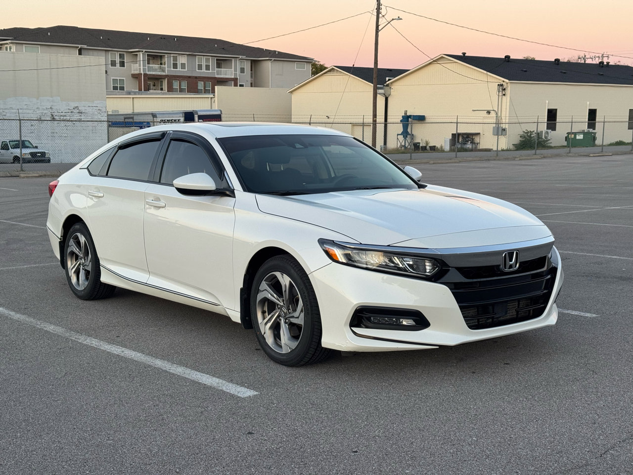 Used 2018 Honda Accord EX image 2