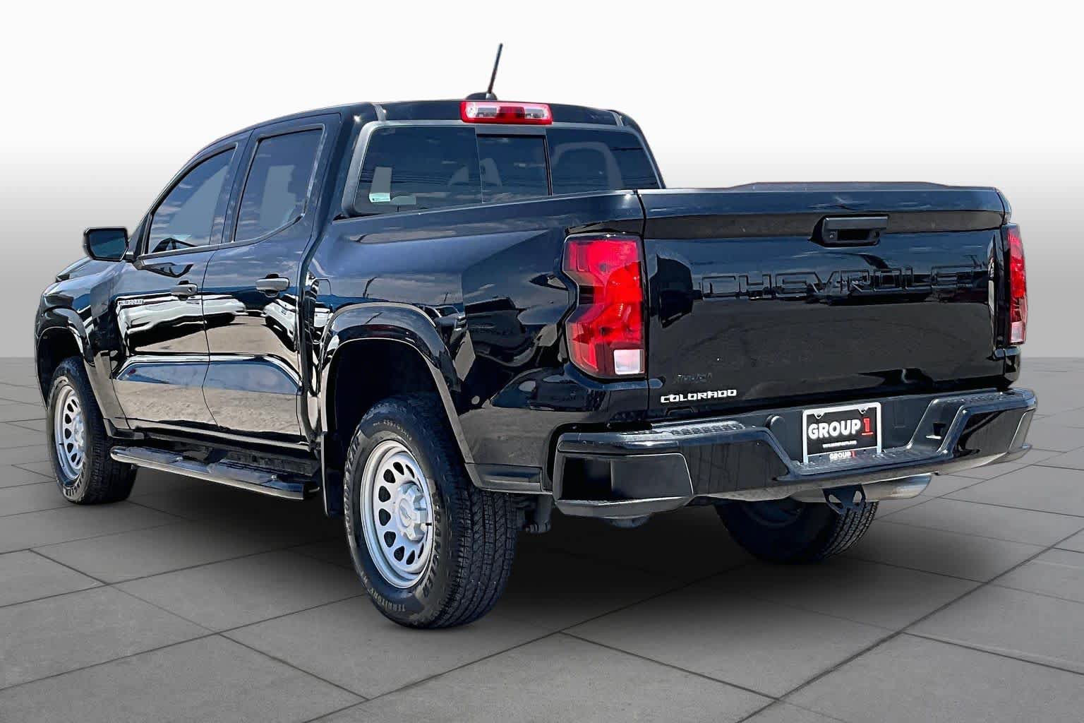 Used 2024 Chevrolet Colorado W/T w/ WT Convenience Package II RWD image 10