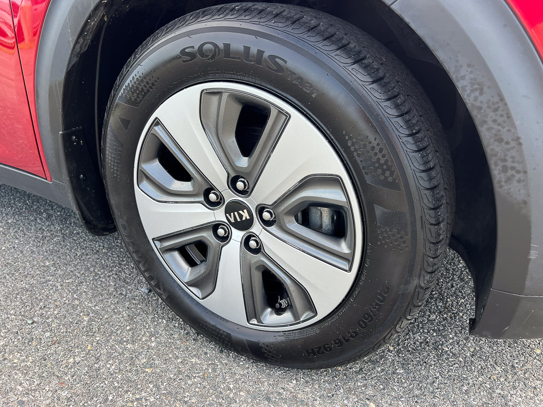 Used 2019 Kia Niro EX w/ Option Group 040 FWD image 8