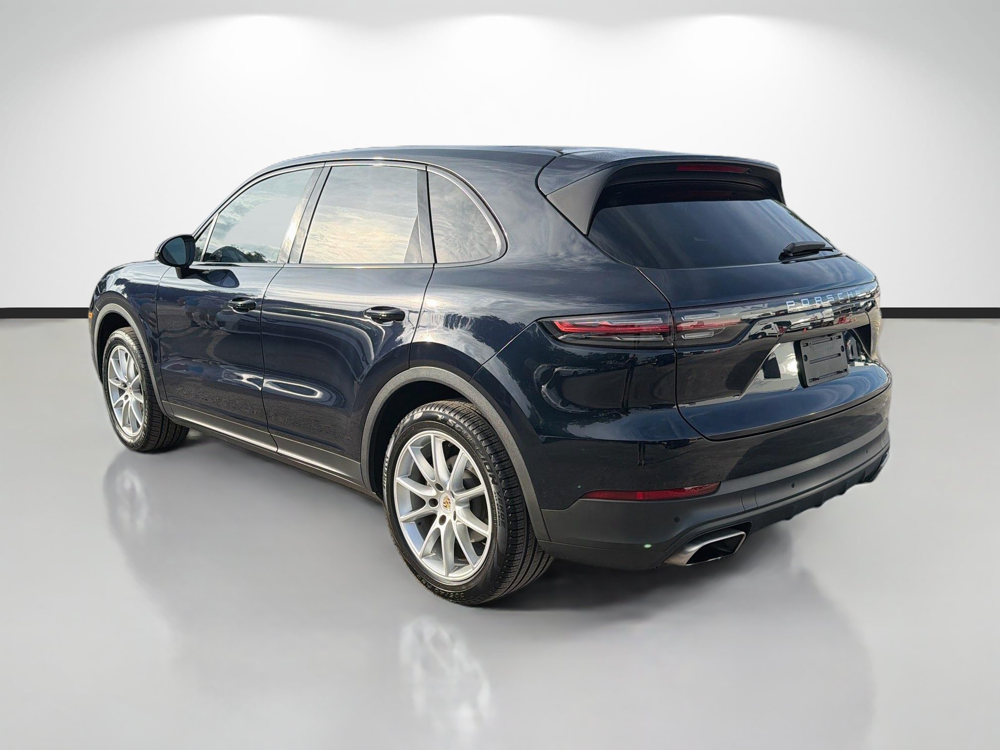 Used 2019 Porsche Cayenne AWD/4WD image 3