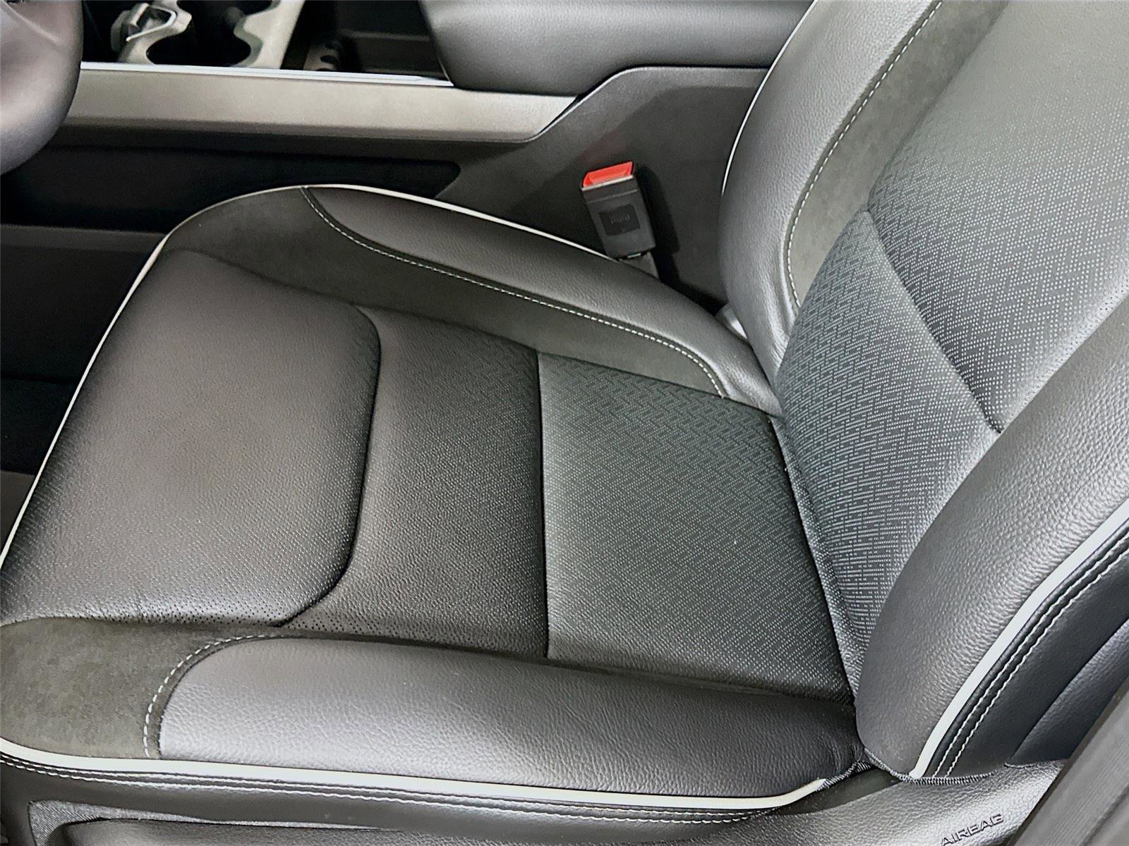 New 2026 RAM 1500 Laramie w/ Night Edition image 15