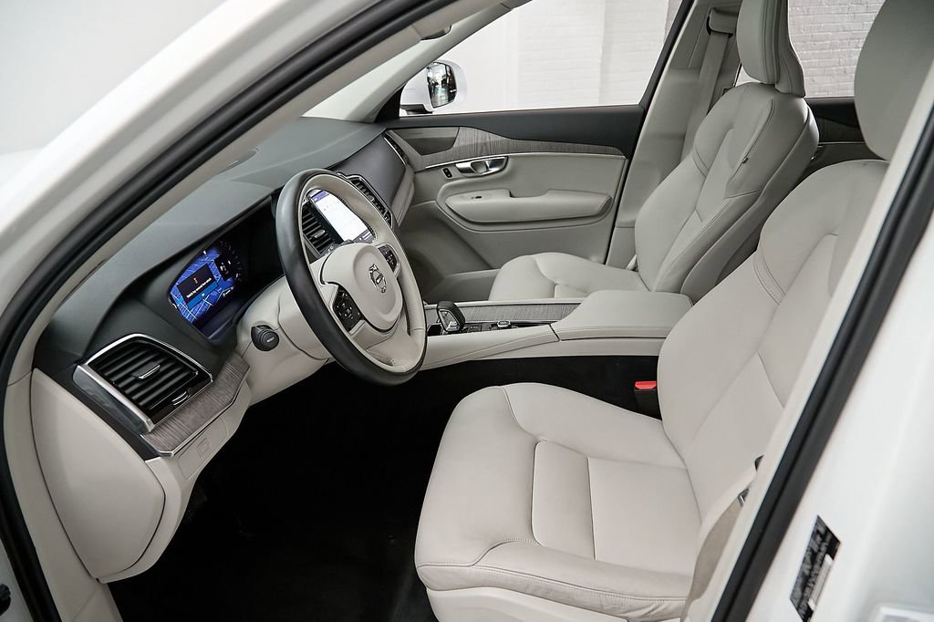 Used 2023 Volvo XC90 B6 Plus w/ Protection Package Premier AWD/4WD image 18