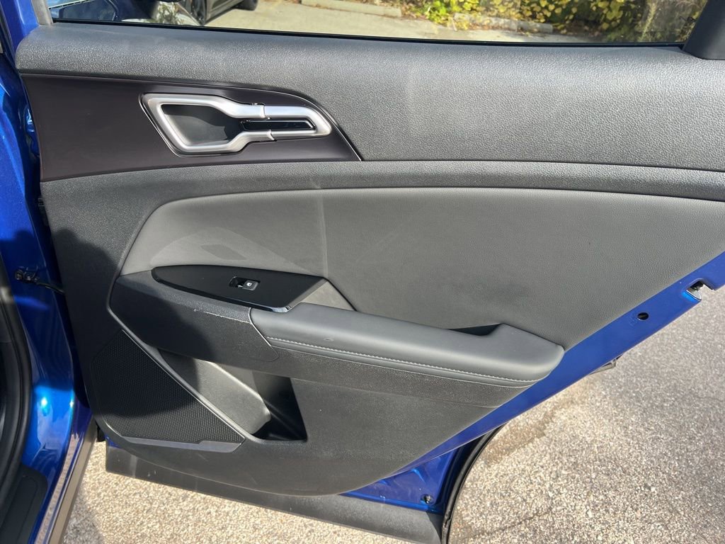 Certified 2025 Kia Sportage EX image 16