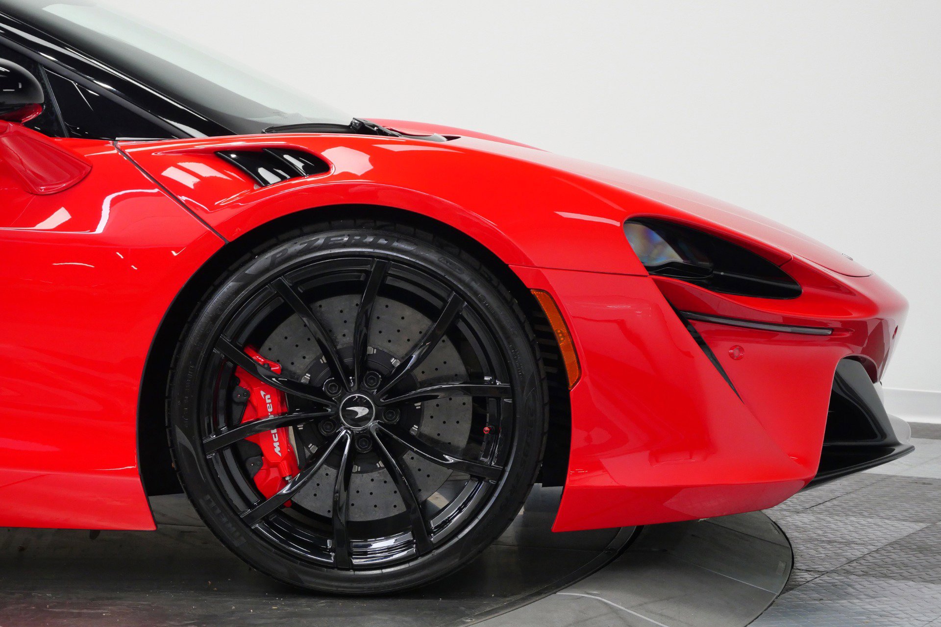 Used 2024 McLaren Artura image 46
