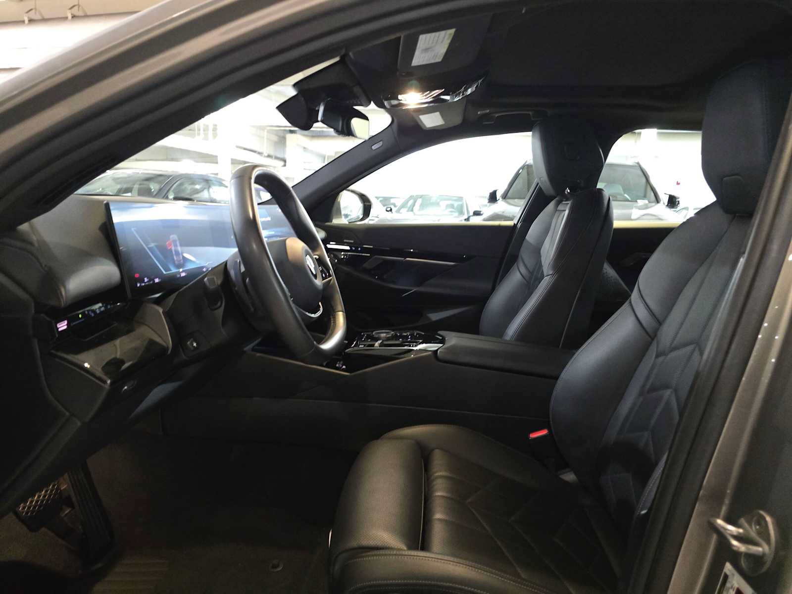 Used 2024 BMW 530i xDrive AWD/4WD image 21