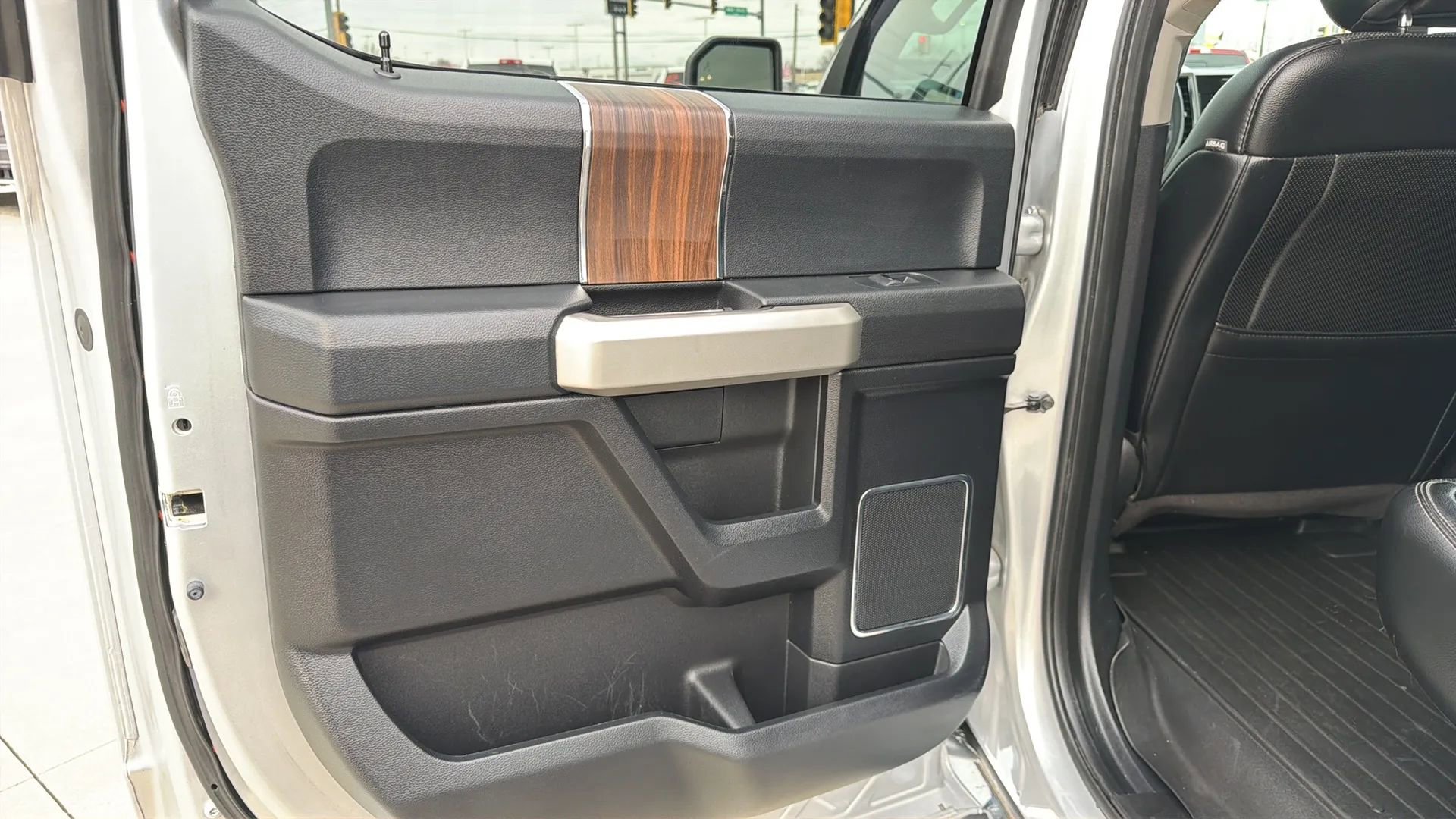 Used 2017 Ford F150 Lariat w/ Equipment Group 502A Luxury image 57