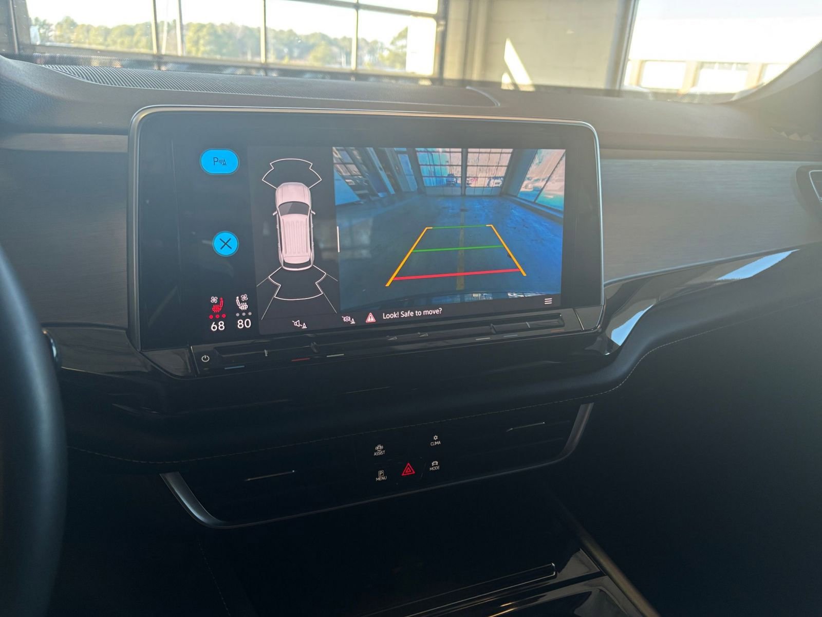 Used 2025 Volkswagen Atlas Cross Sport SE image 28