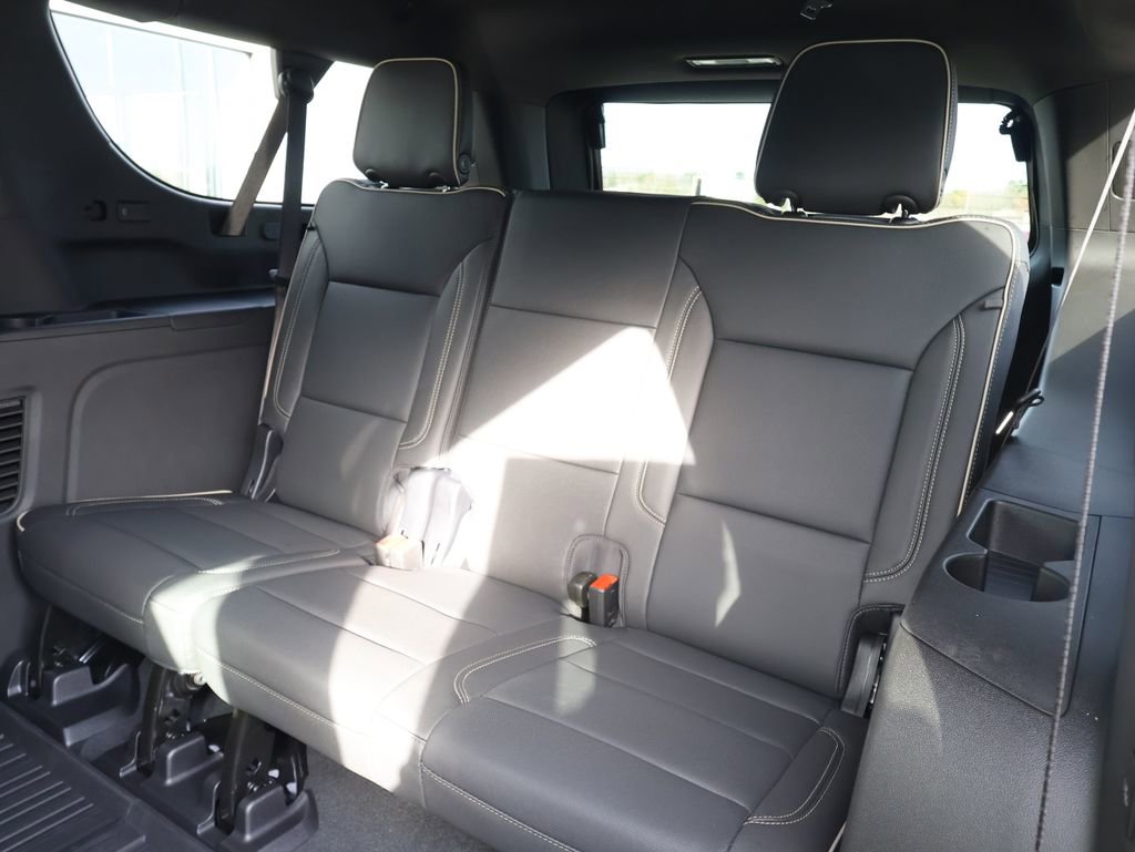 New 2026 GMC Yukon XL Elevation w/ LPO, Elevation Black Package image 31