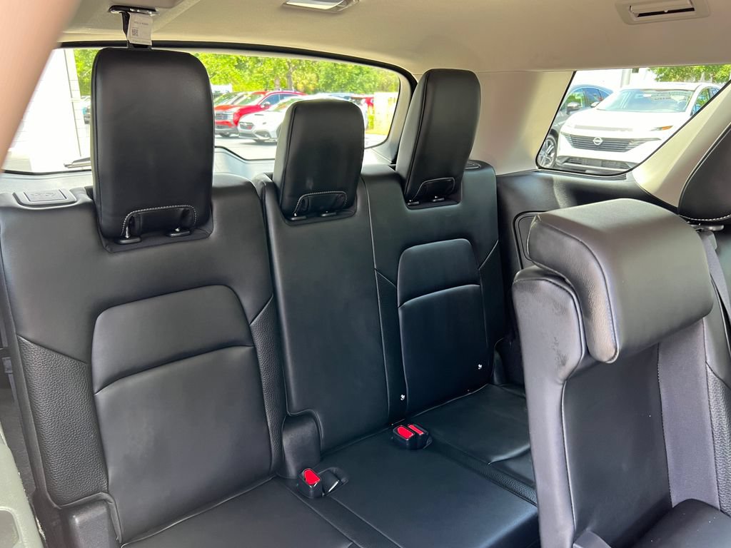 Used 2025 Nissan Pathfinder SL FWD image 23