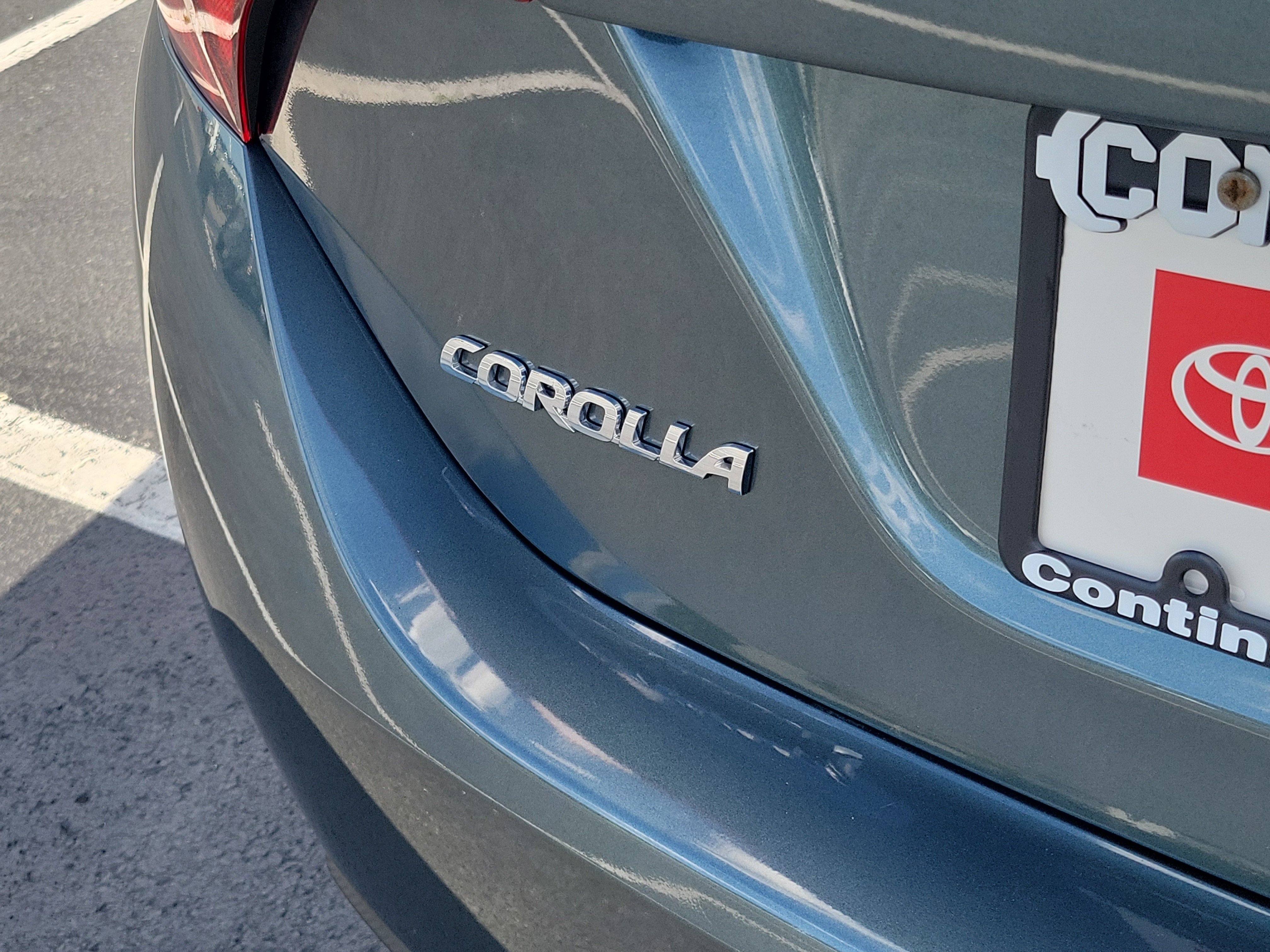Certified 2018 Toyota Corolla LE FWD image 8