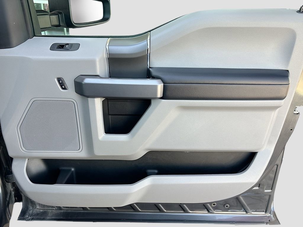 Used 2018 Ford F250 XLT w/ XLT Premium Package RWD image 24