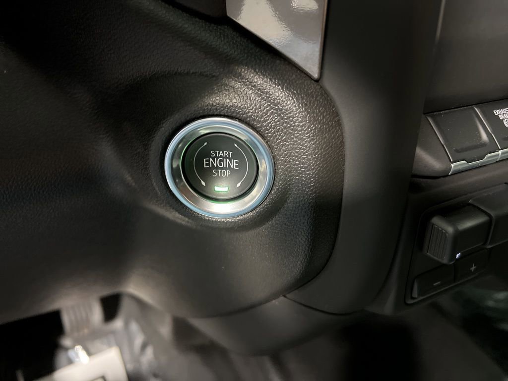 Used 2025 Chevrolet Silverado 3500 W/T image 31