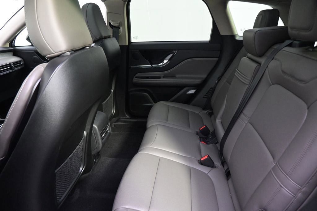 New 2026 Lincoln Corsair Premiere image 21