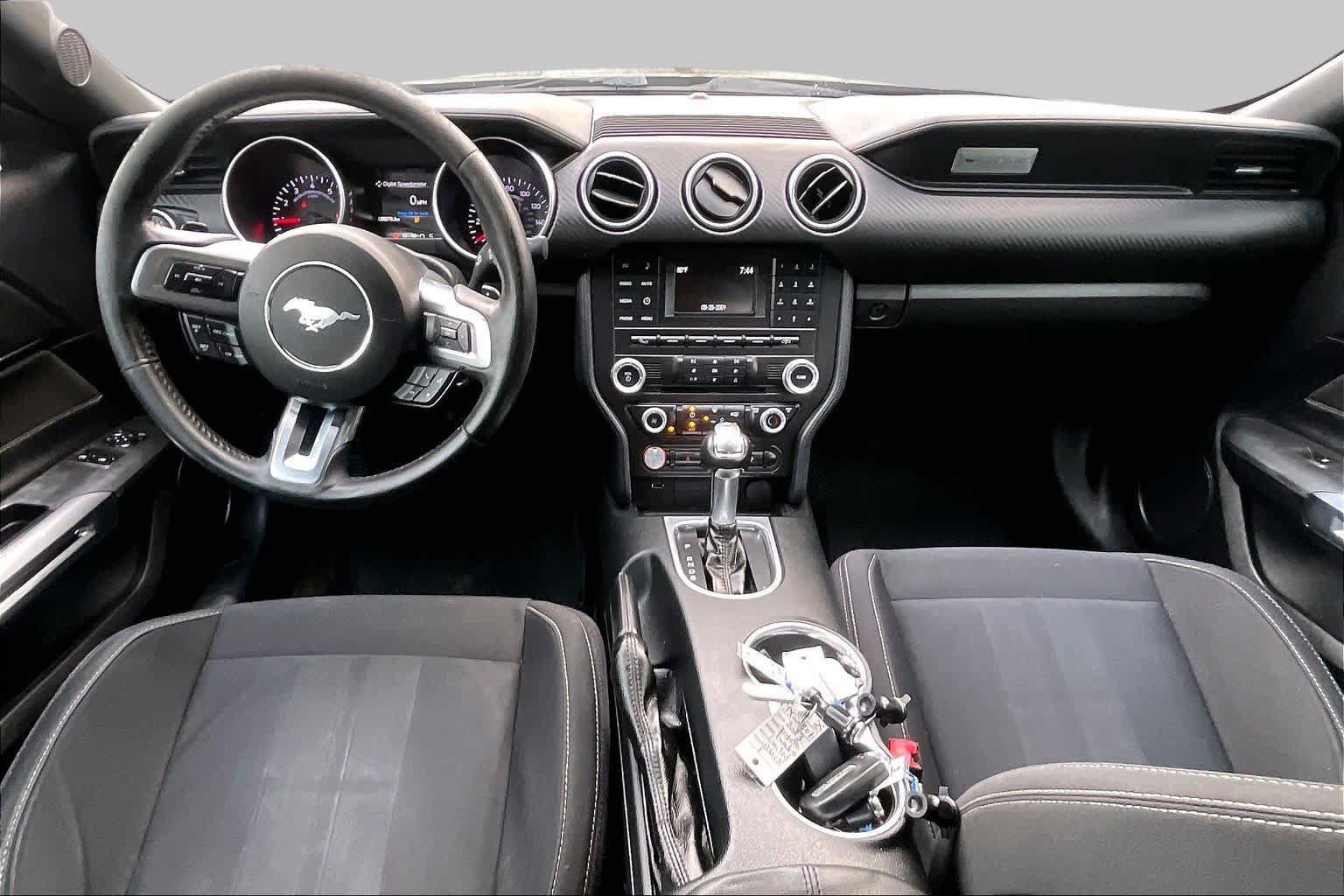 Used 2018 Ford Mustang Coupe RWD image 14