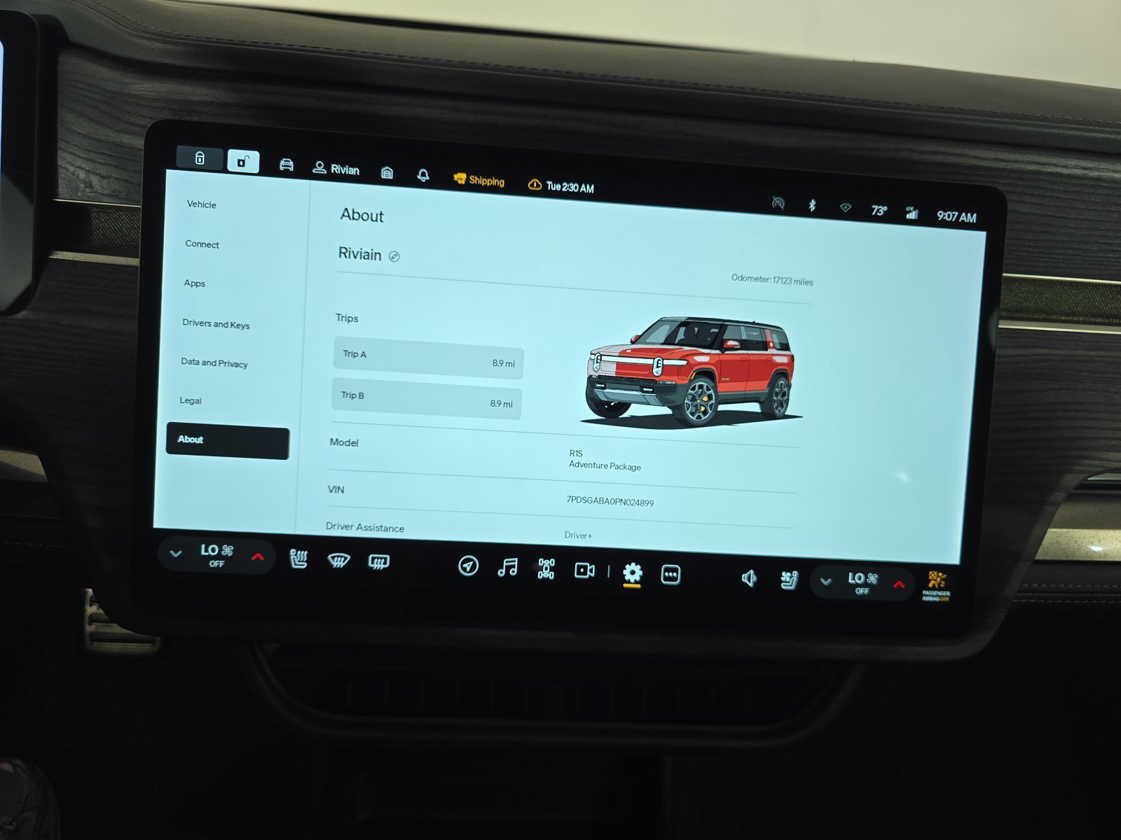 Used 2023 Rivian R1S Adventure image 29