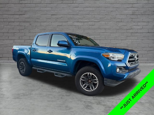 Used 2017 Toyota Tacoma SR5 w/ Tow Package RWD image 1