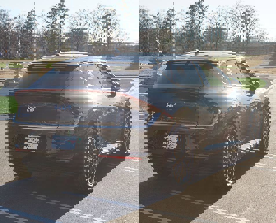 Used 2022 Kia EV6 Wind image 18