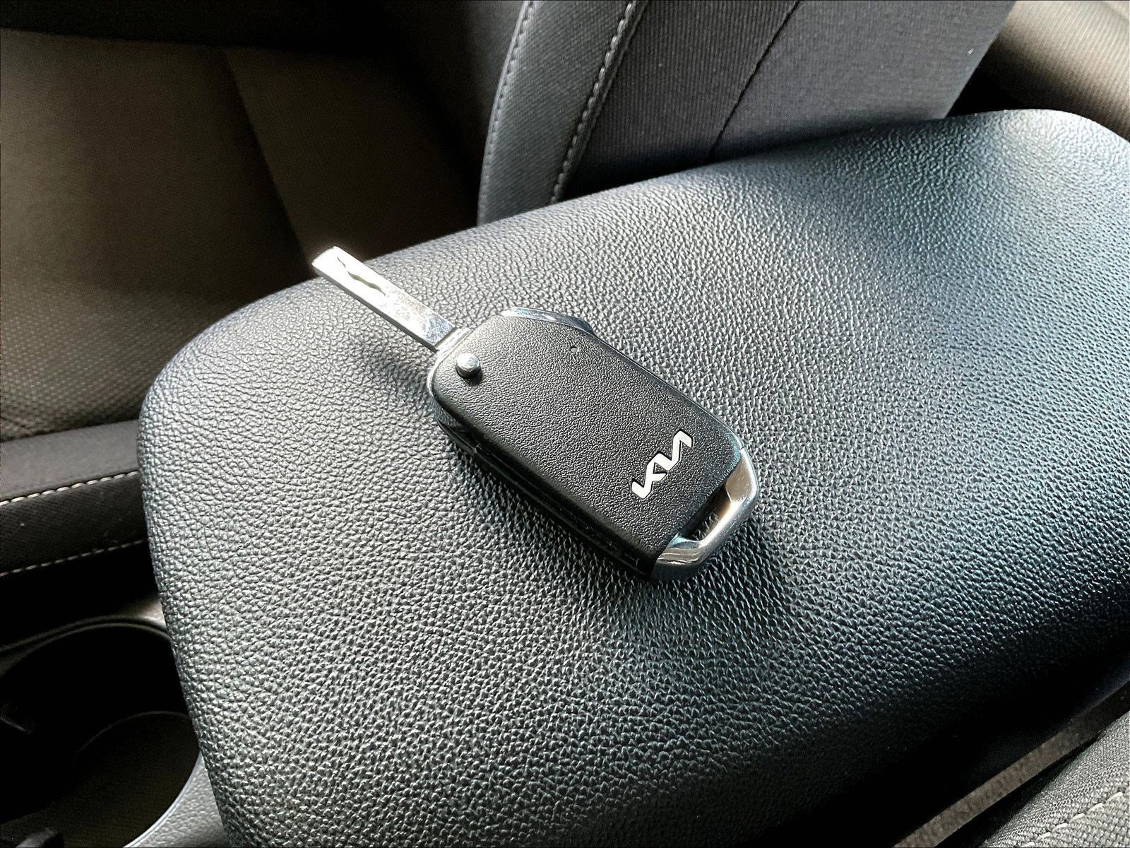 Used 2022 Kia Forte LXS FWD image 31