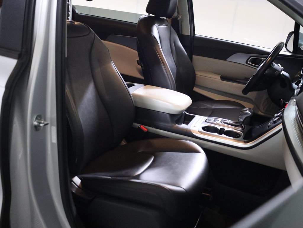 Used 2022 Kia Carnival LX FWD image 63