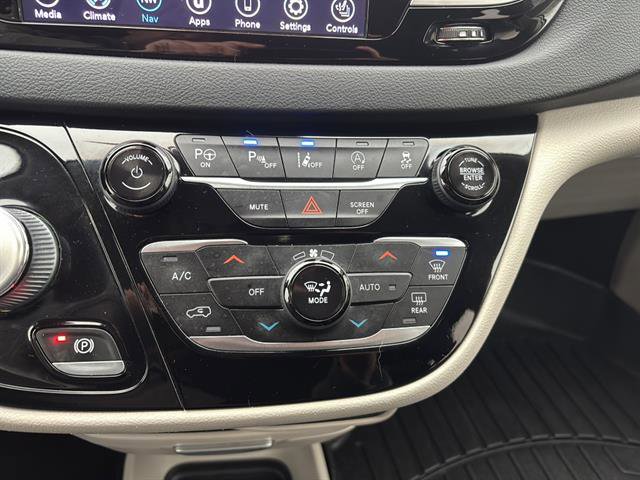 Used 2020 Chrysler Pacifica Touring-L Plus w/ Advanced Safetytec Group FWD image 22