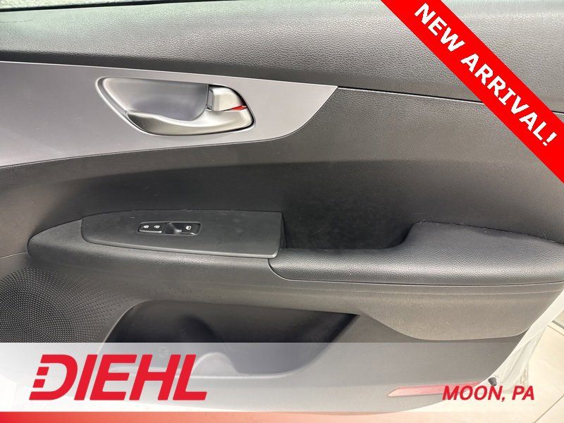 Used 2022 Kia Forte LXS image 12