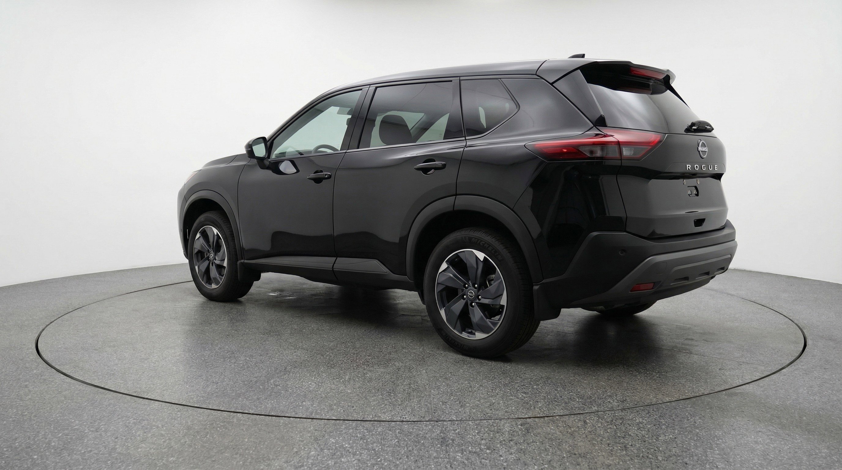 Used 2025 Nissan Rogue SV image 6