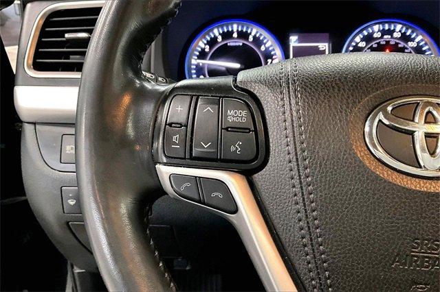Used 2019 Toyota Highlander XLE image 11