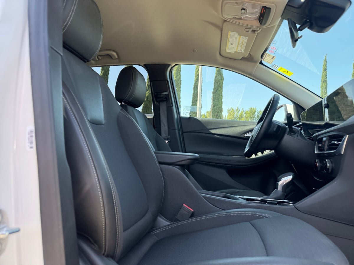 Used 2025 Buick Encore GX Preferred FWD image 20