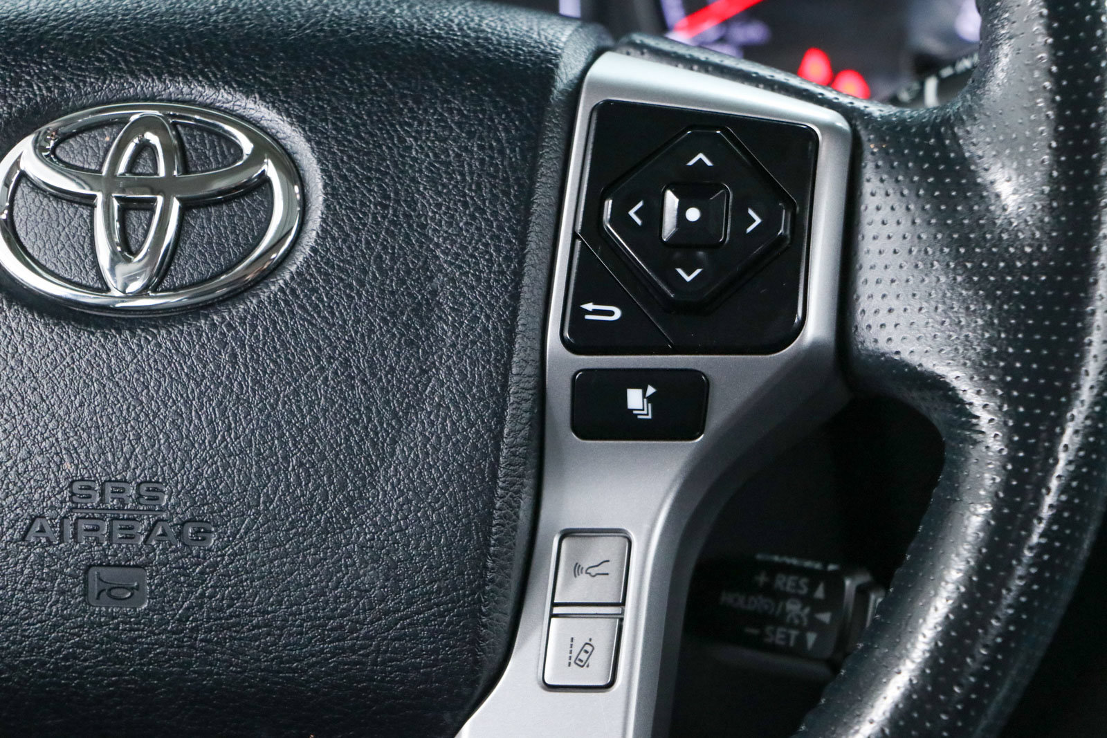 Used 2023 Toyota 4Runner SR5 Premium w/ Moonroof Package AWD/4WD image 15