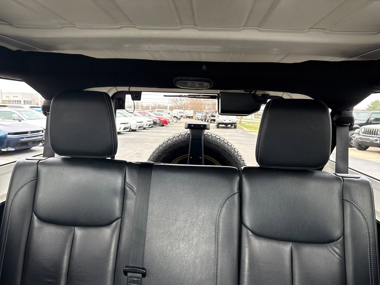 Used 2015 Jeep Wrangler Unlimited Sahara w/ Connectivity Group image 20