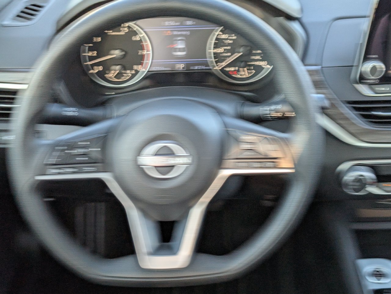Used 2025 Nissan Altima 2.5 SV AWD/4WD image 11