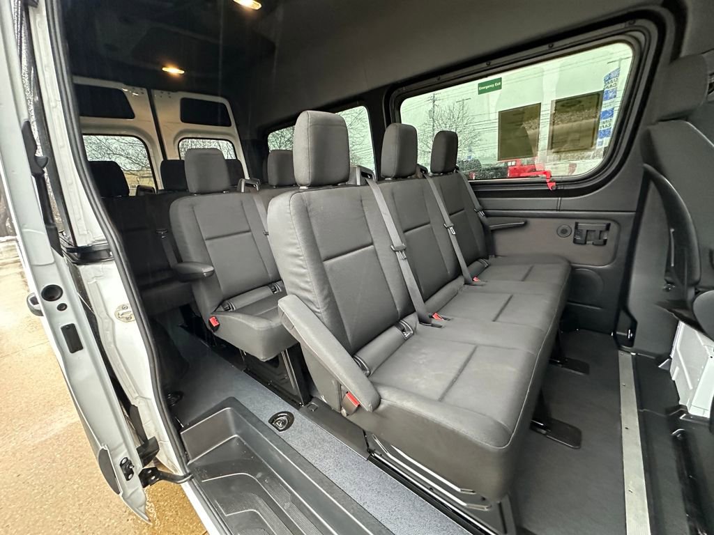 Used 2024 Mercedes-Benz Sprinter 2500 image 26