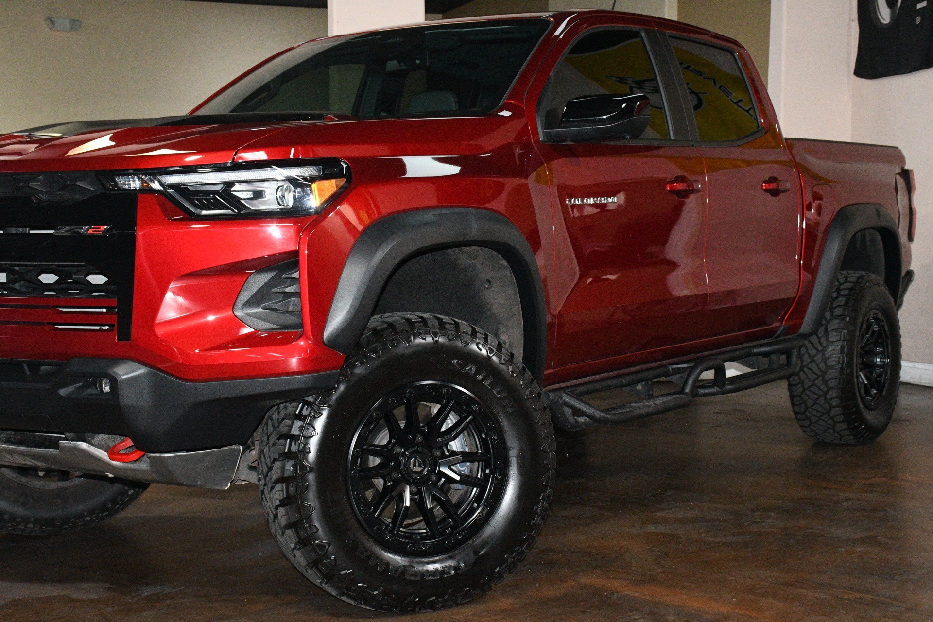 Used 2025 Chevrolet Colorado ZR2 w/ Technology Package AWD/4WD image 54