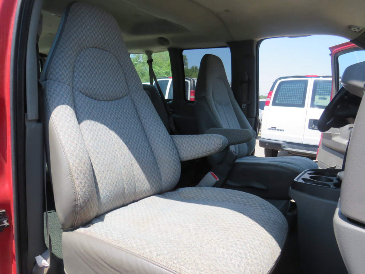 Used 2003 Chevrolet Express 2500 Passenger w/ LS Preferred Equipment Group image 28