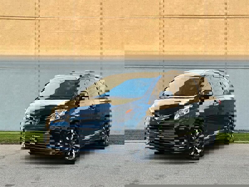Used 2019 Toyota Sienna Limited Premium image 34