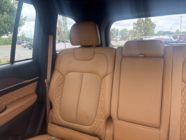 Used 2022 Jeep Grand Cherokee Summit AWD/4WD image 19