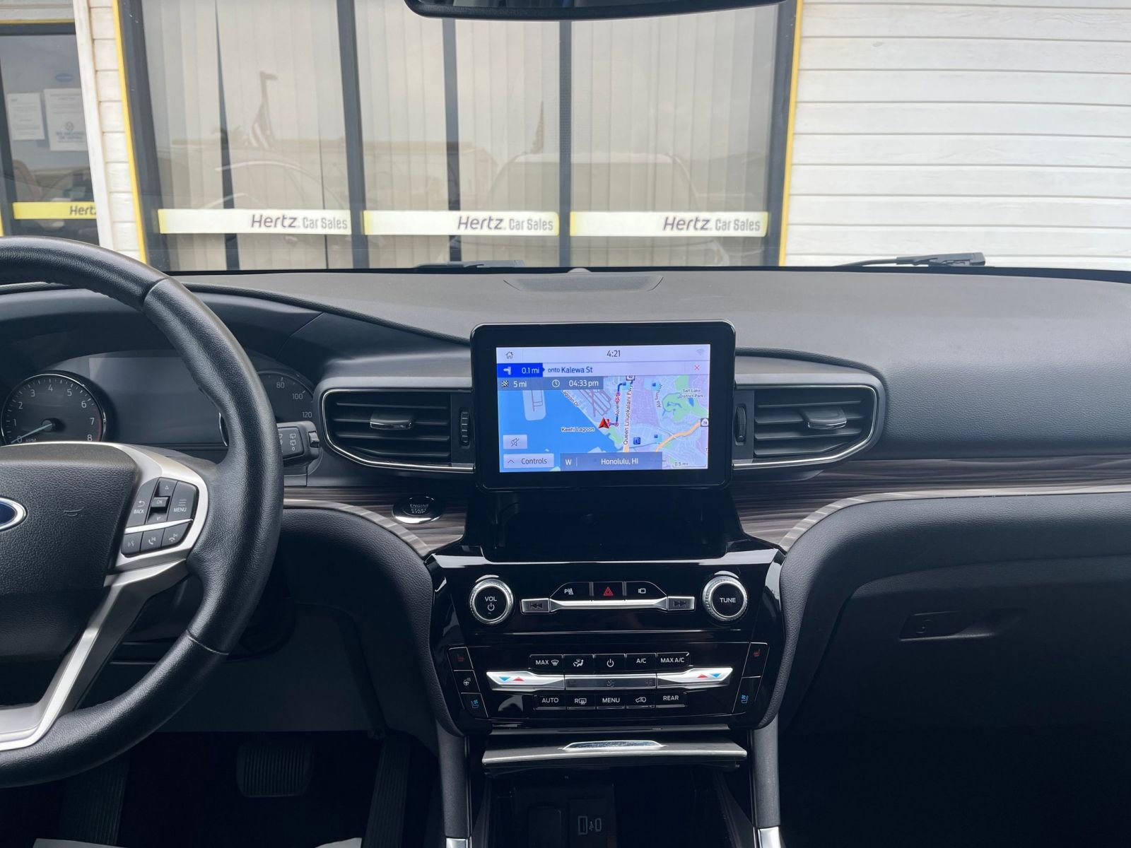 Used 2023 Ford Explorer Limited image 17