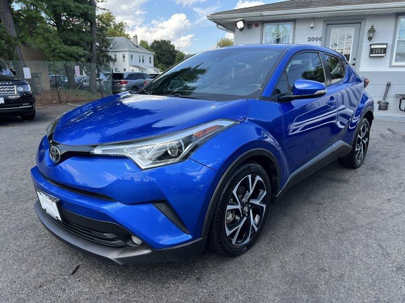 Used 2018 Toyota C-HR XLE FWD image 3