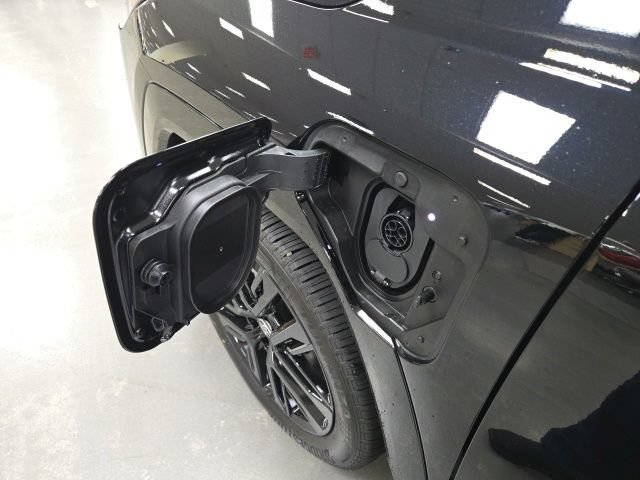 New 2026 Toyota RAV4 XSE AWD/4WD image 4