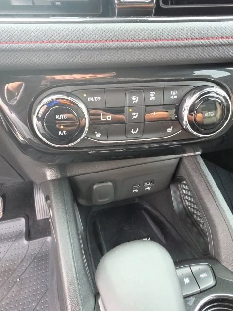 Used 2024 Chevrolet TrailBlazer RS w/ Convenience Package AWD/4WD image 12