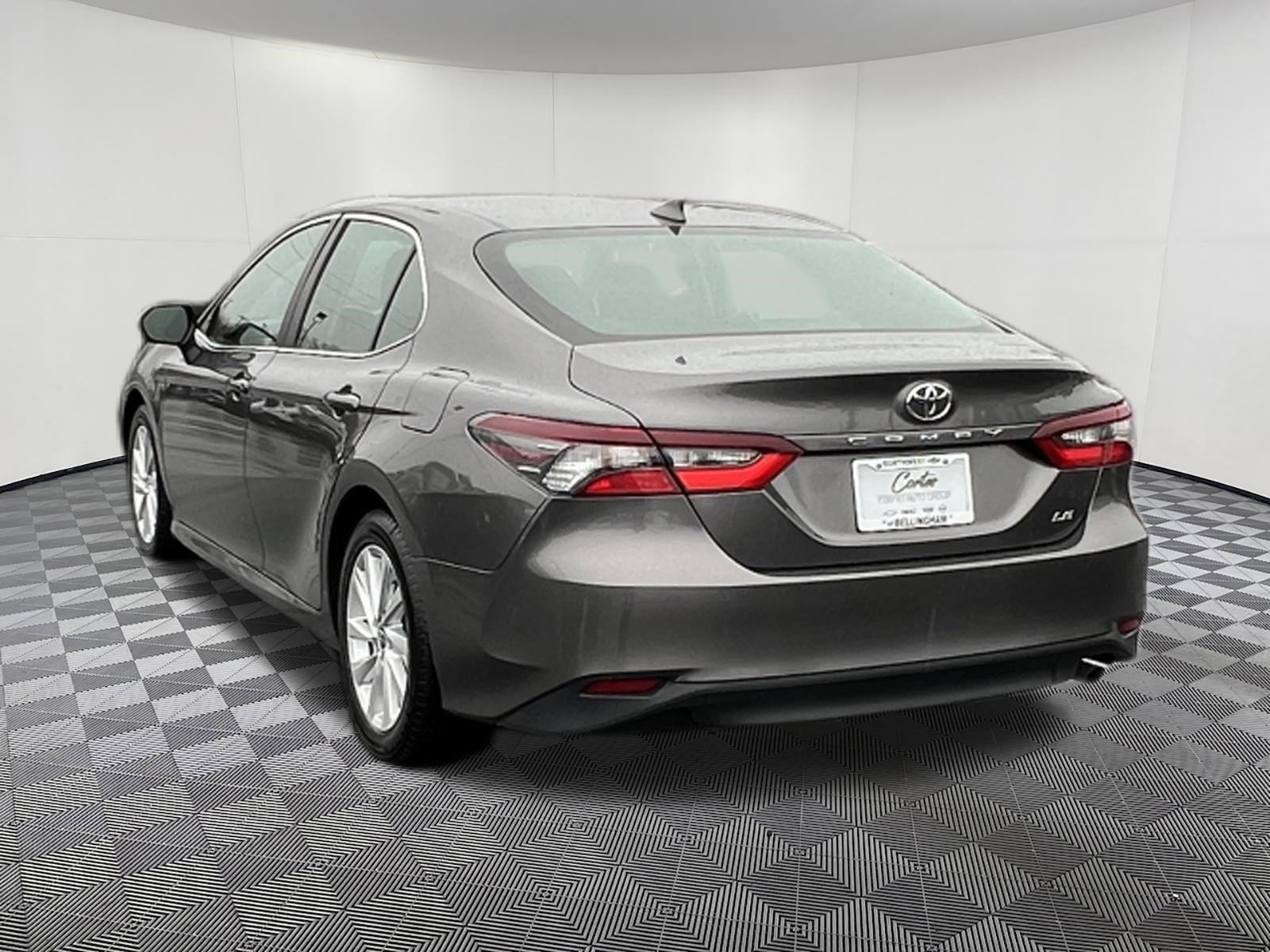 Used 2024 Toyota Camry LE FWD image 4