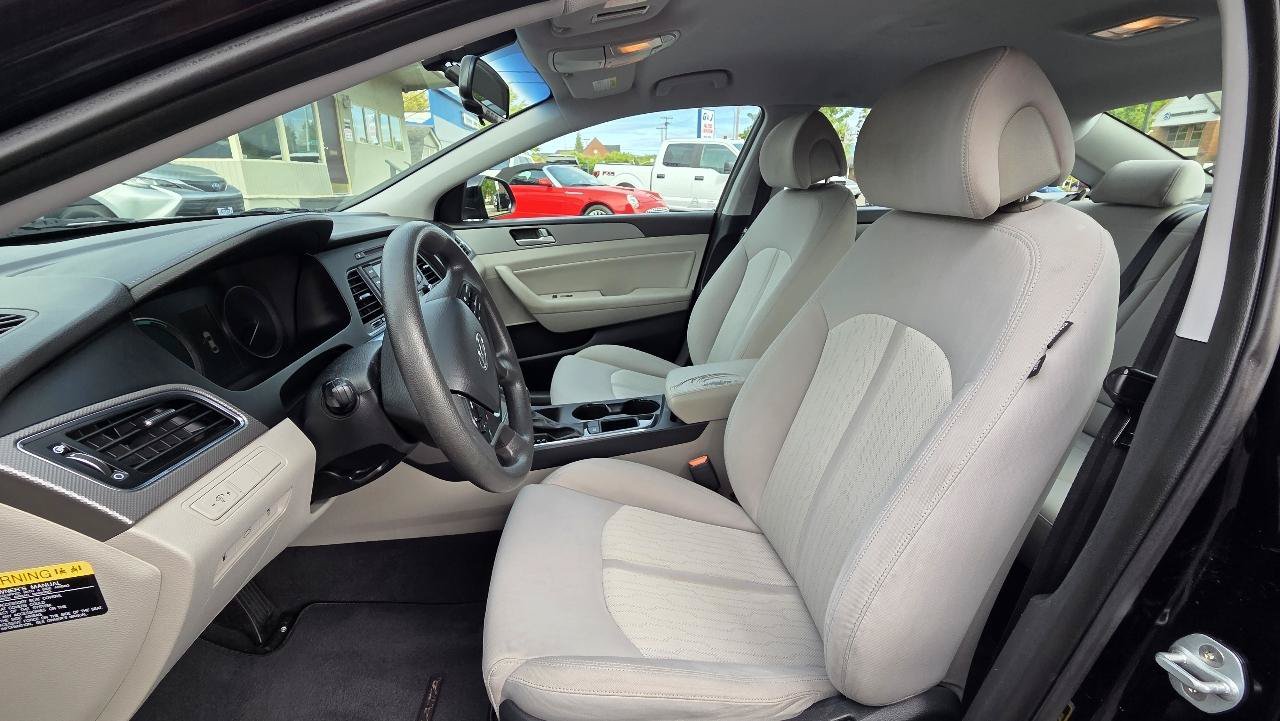 Used 2016 Hyundai Sonata SE FWD image 13