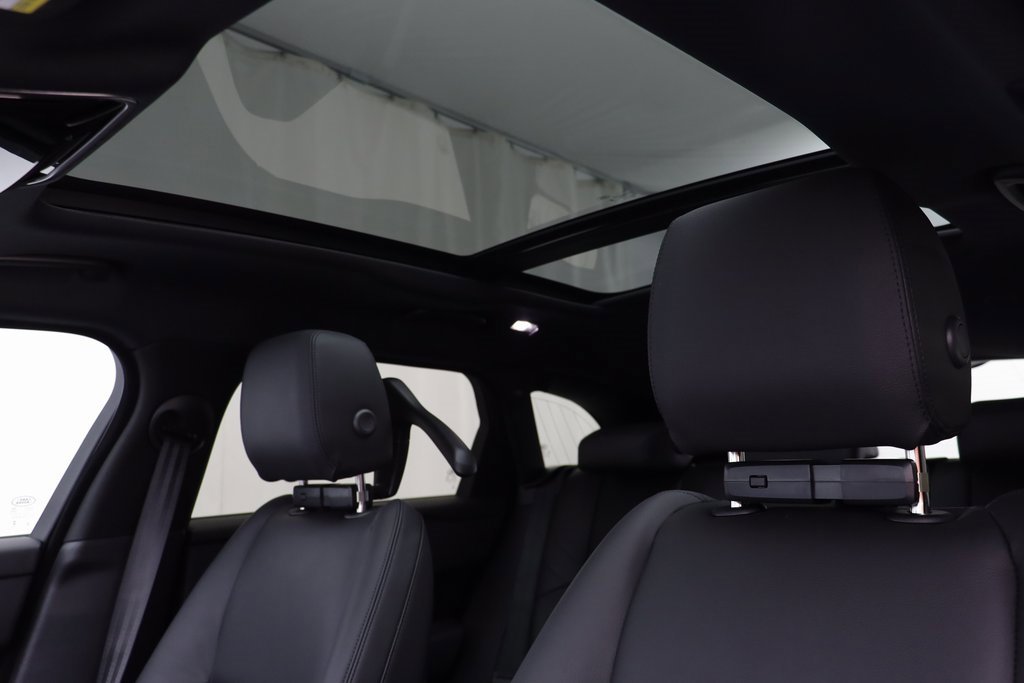 New 2026 Land Rover Range Rover Velar Dynamic SE image 14